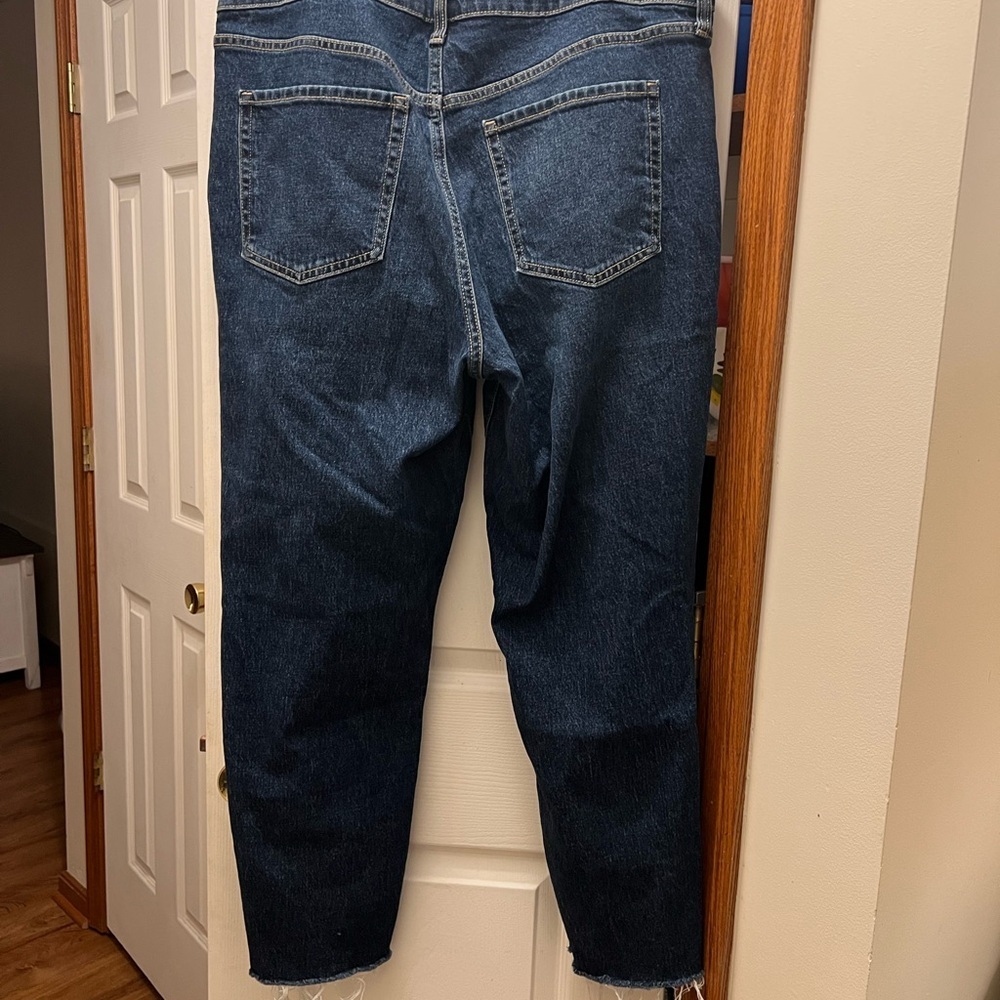 Old Navy,size 16 Indigo,medium wash,crop ankle,raw hem. - Picture 5 of 8